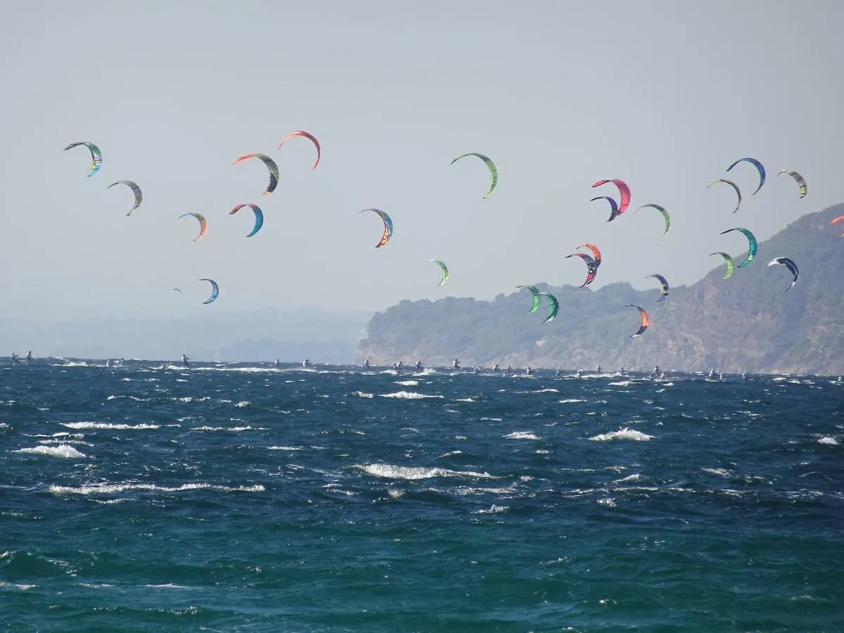 Le Club Des Cigales Apartamento Hyères